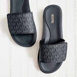 Michael Kors MK Signature Logo Print Wade Slide Sandals Slip On Velcro 10 NWTWOB